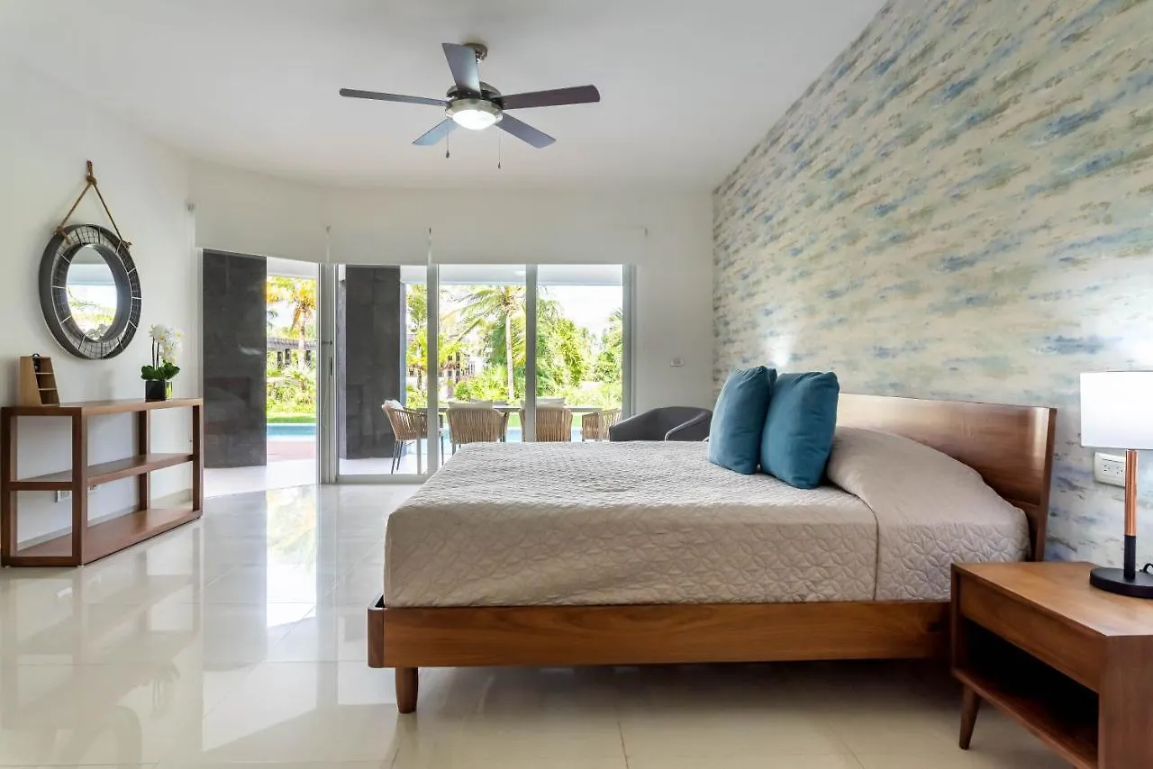 Mareazul Beach Front Resort Playa Del Carmen 4*,