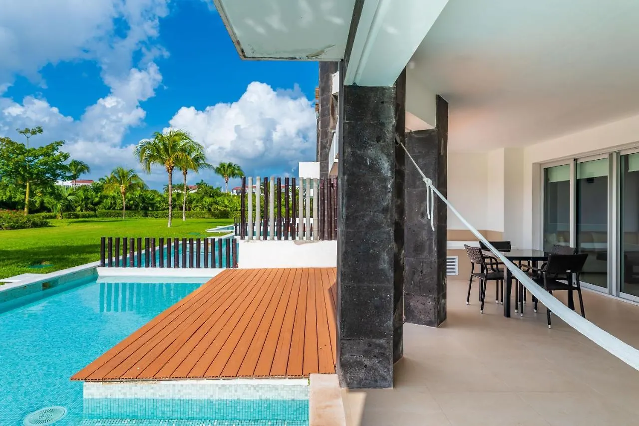 Mareazul Beach Front Resort Playa Del Carmen 4*,